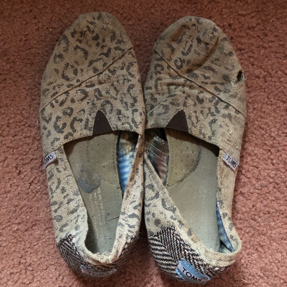 Tom’s Burlap Cheetah Shoes